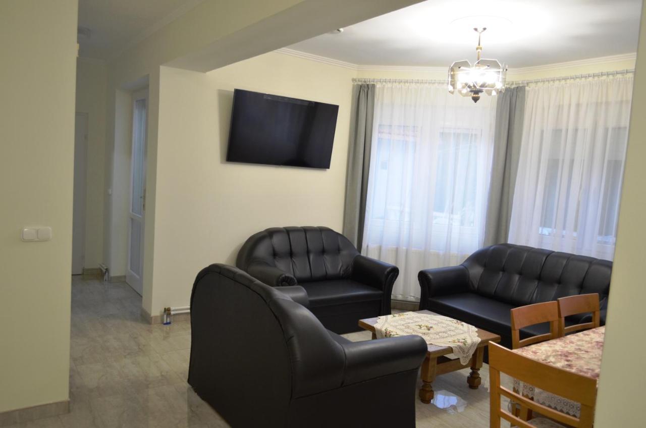 Hajdúszoboszló Henrietta - Violetta Apartman מראה חיצוני תמונה