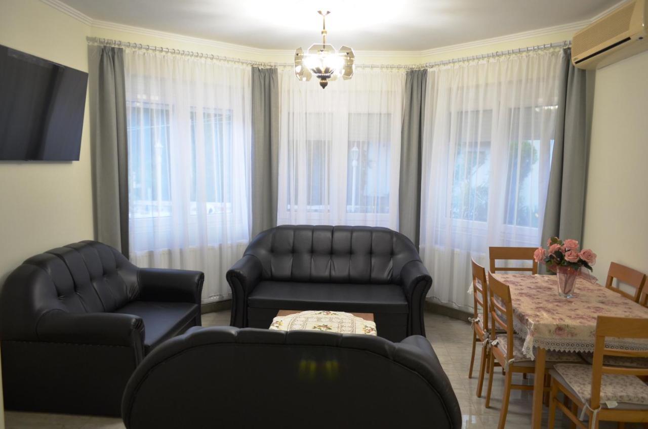 Hajdúszoboszló Henrietta - Violetta Apartman מראה חיצוני תמונה