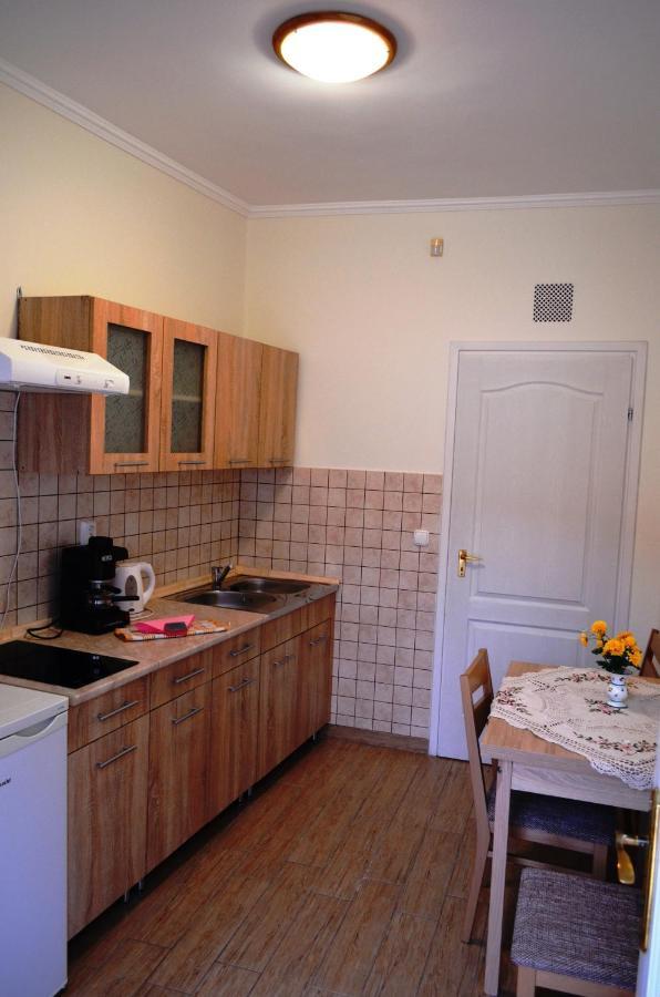 Hajdúszoboszló Henrietta - Violetta Apartman מראה חיצוני תמונה