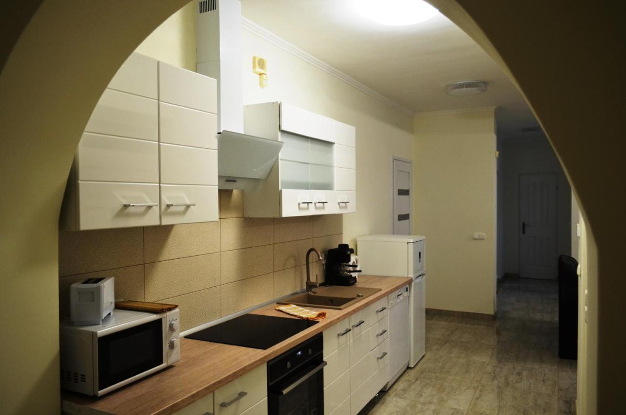 Hajdúszoboszló Henrietta - Violetta Apartman מראה חיצוני תמונה