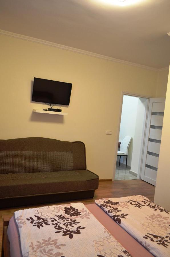 Hajdúszoboszló Henrietta - Violetta Apartman מראה חיצוני תמונה