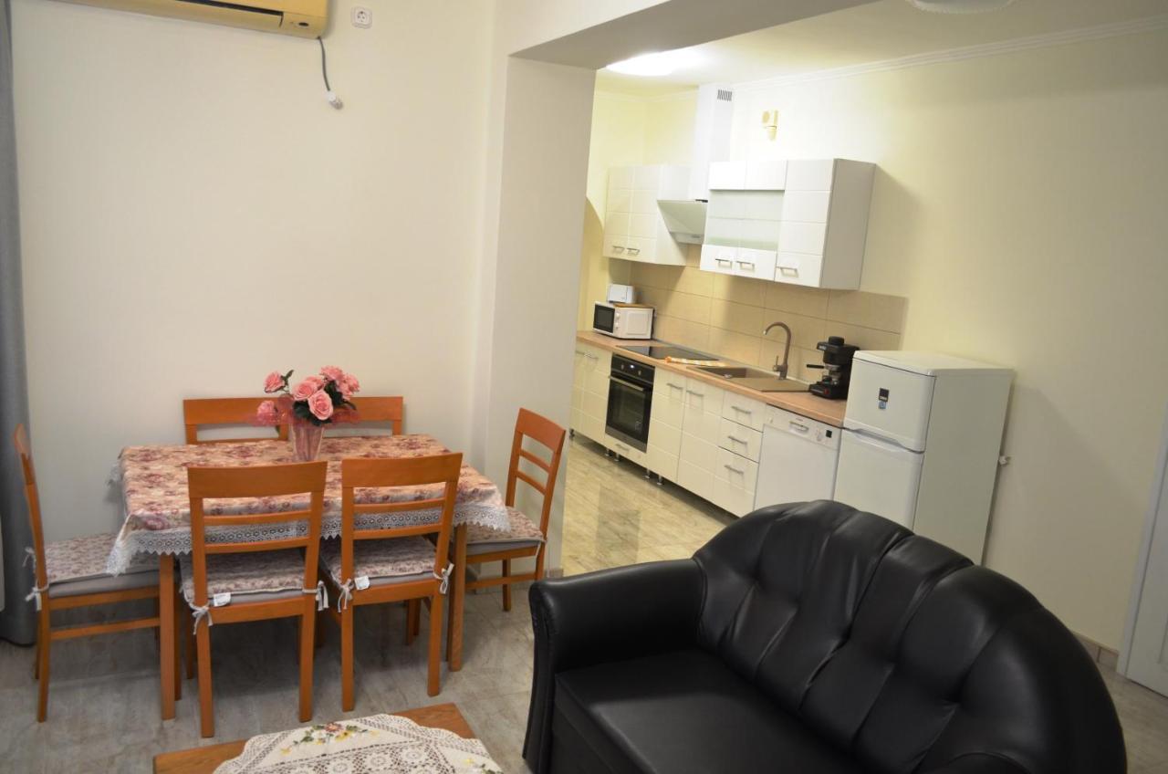 Hajdúszoboszló Henrietta - Violetta Apartman מראה חיצוני תמונה