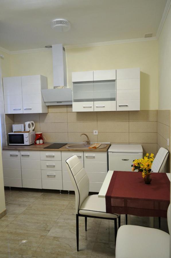 Hajdúszoboszló Henrietta - Violetta Apartman מראה חיצוני תמונה